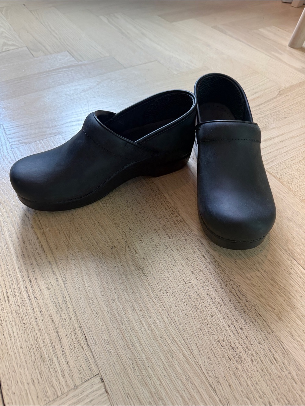 *Never worn* Dansko clogs - Picture 2 of 3
